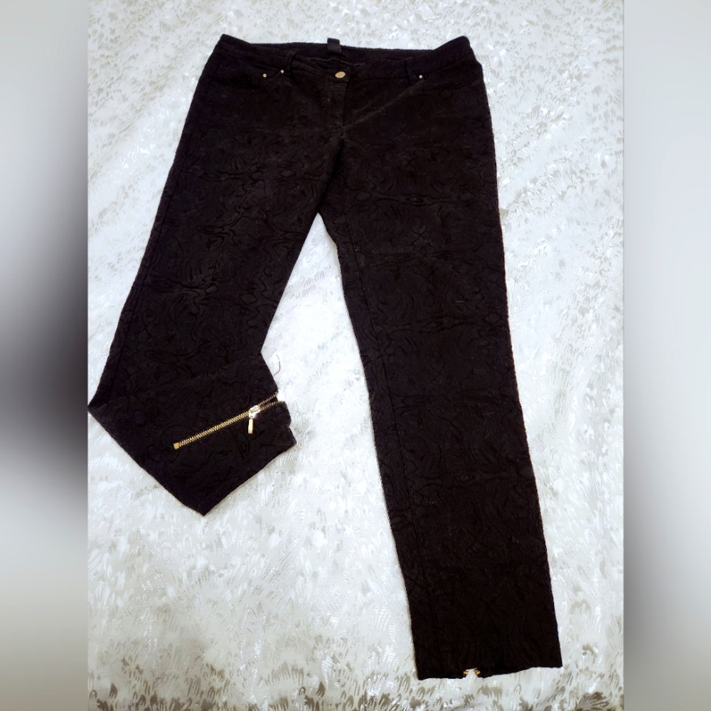 Lace pattern gold zipper ankle pant